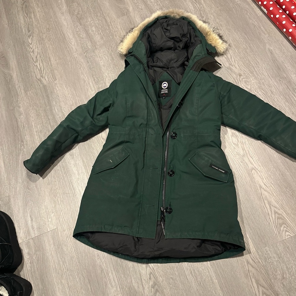 Authentic Canada Goose Forest Green Rossclair Parka with Fur hood!